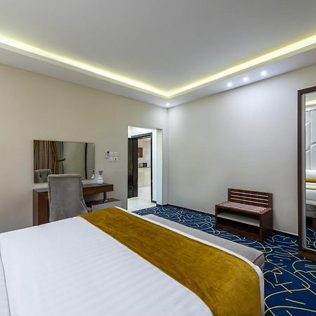 The Palace Hotel Suites Khamis Mushait Esterno foto