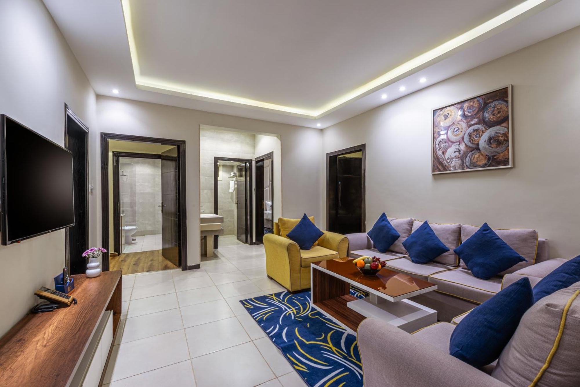 The Palace Hotel Suites Khamis Mushait Esterno foto
