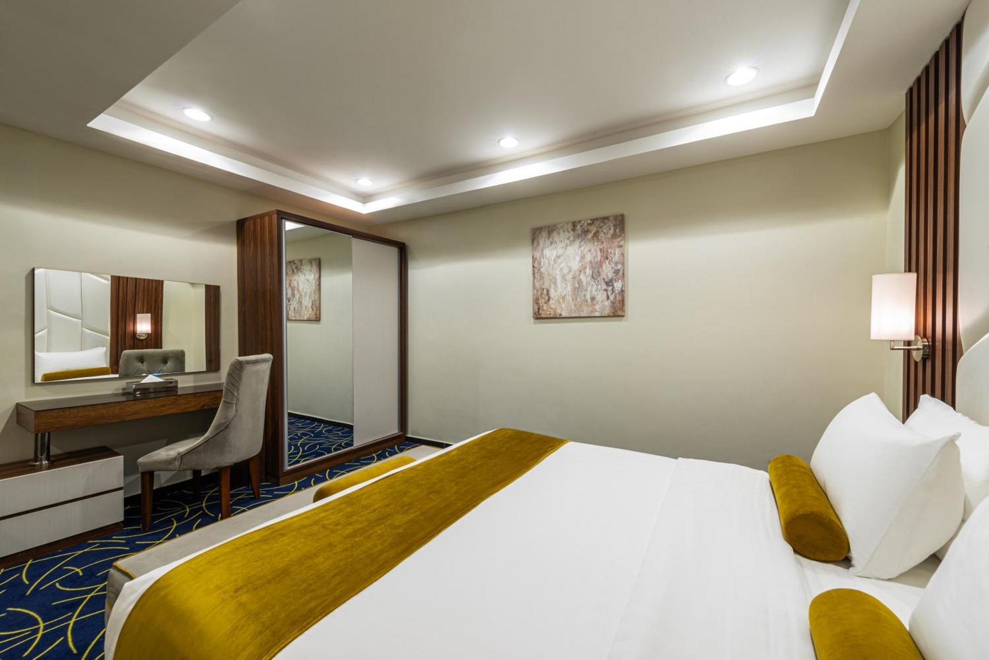The Palace Hotel Suites Khamis Mushait Esterno foto
