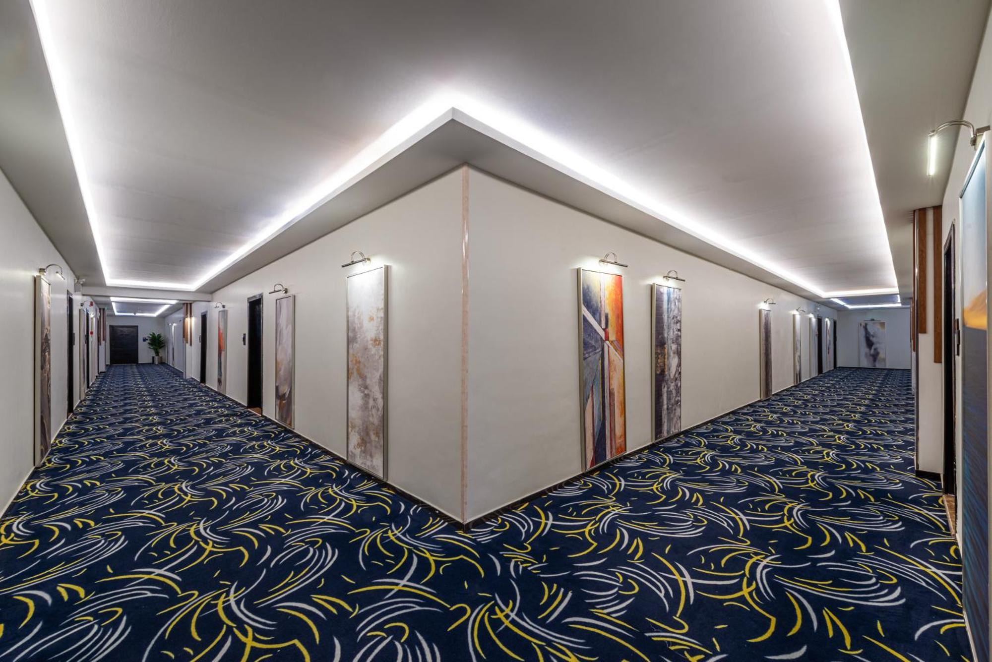 The Palace Hotel Suites Khamis Mushait Esterno foto