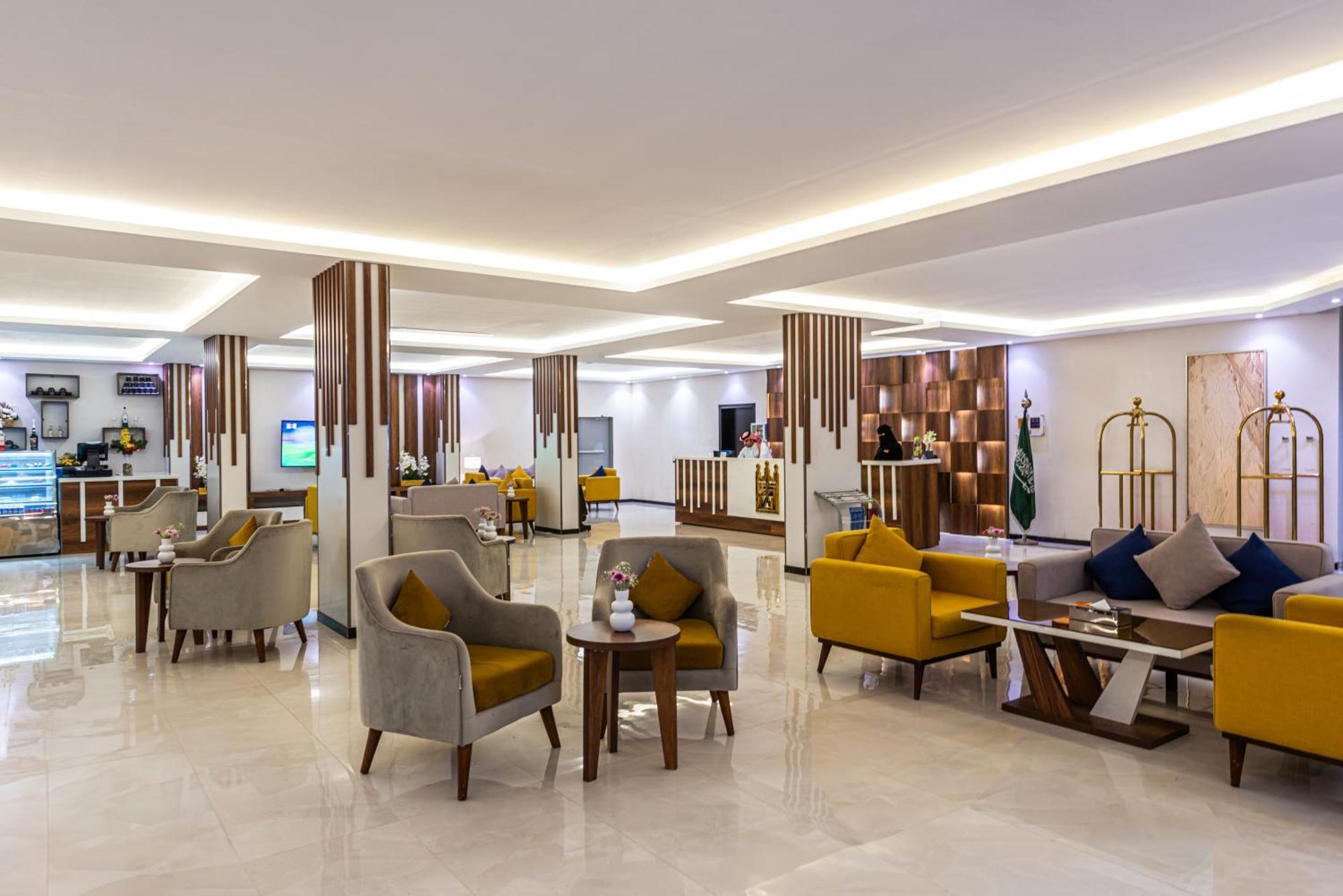 The Palace Hotel Suites Khamis Mushait Esterno foto