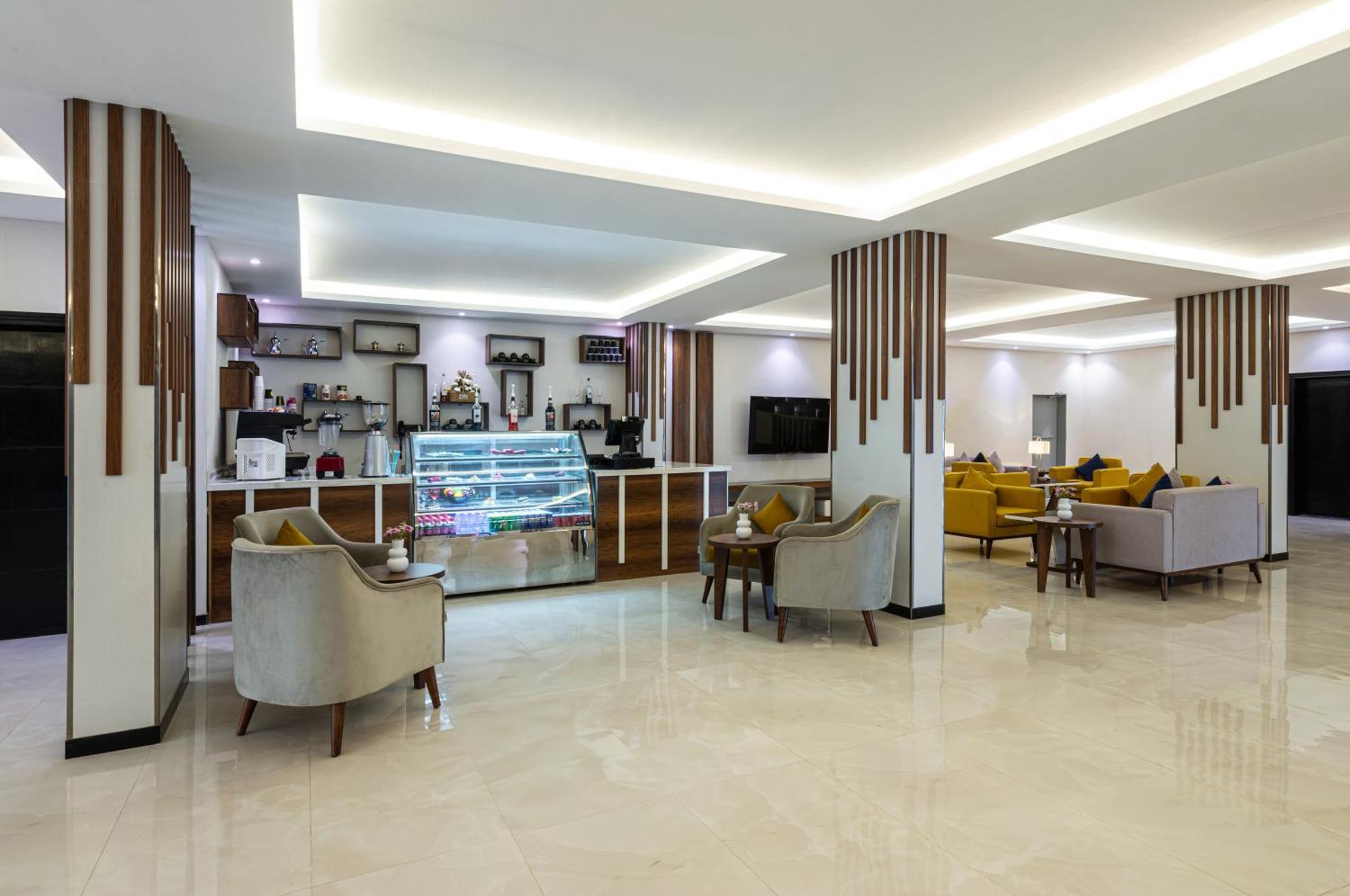 The Palace Hotel Suites Khamis Mushait Esterno foto