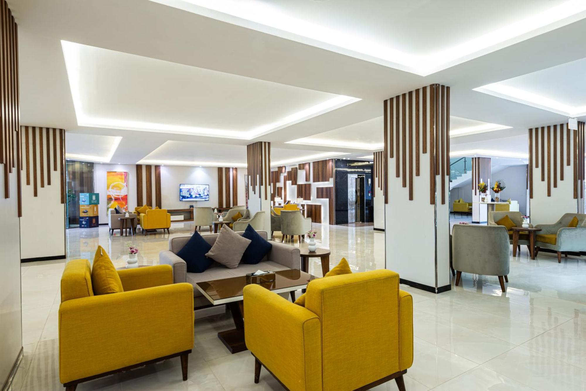 The Palace Hotel Suites Khamis Mushait Esterno foto